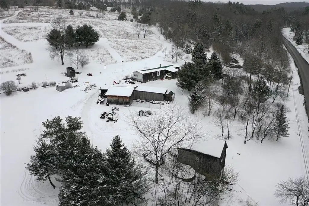 451 Horse Run Rd