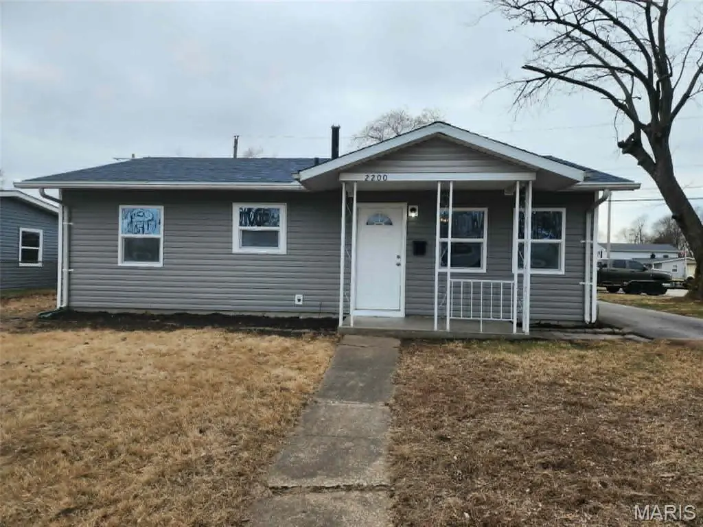 2200 Glen Dr