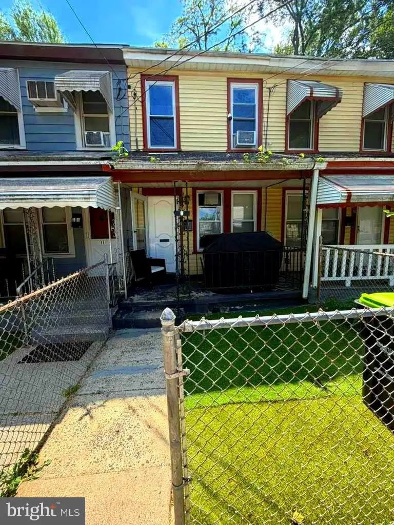 9 Race St