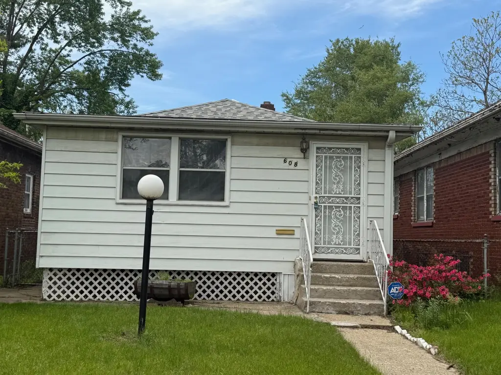 608 Durbin St