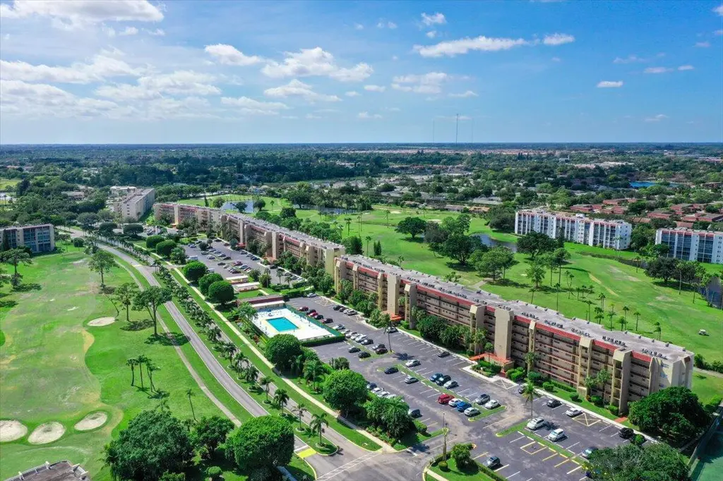3755 Via Poinciana #611