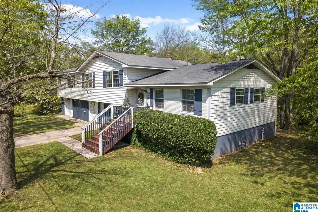 1029 Heflin Ave W