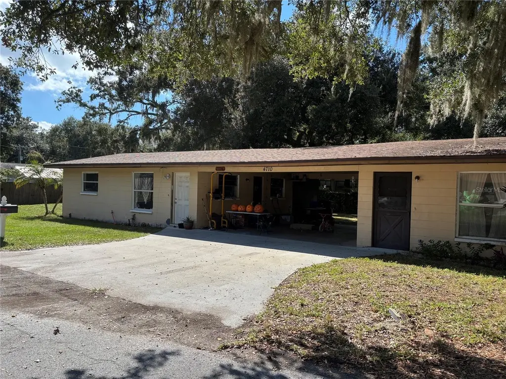 4710 Fernery Ln