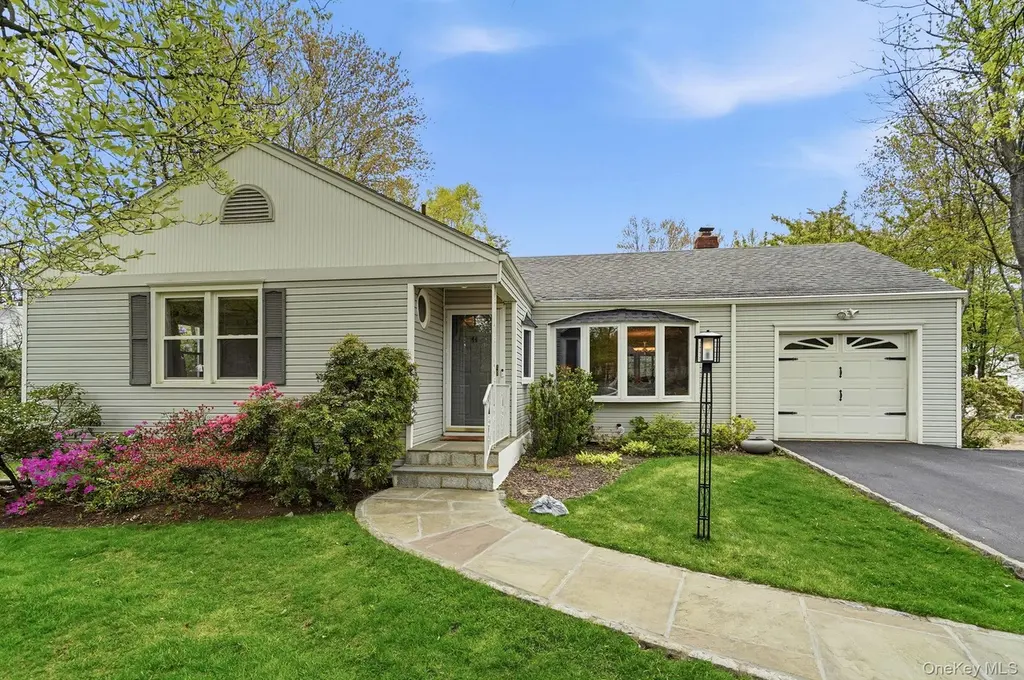 44 Darling Ave