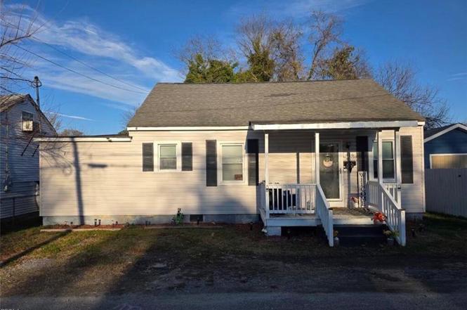 416 Worster Ave