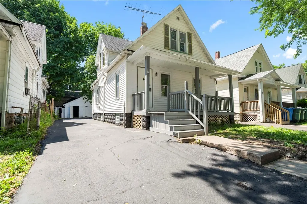 101 Ernst St