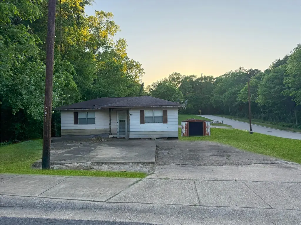 1201 El Rd