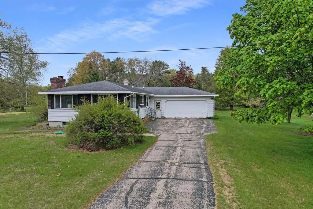 N1483 Shore Dr