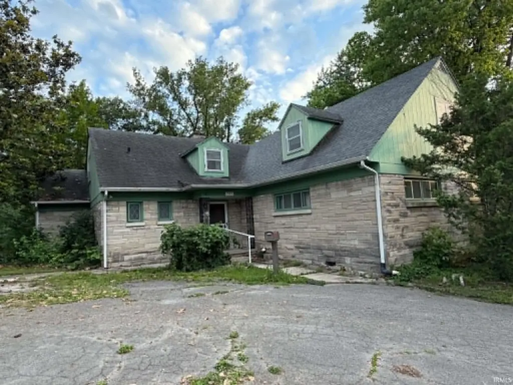785 W Main Street St