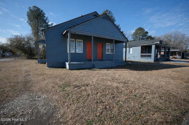 401 Dexter St