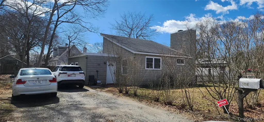 288 Cedar Rd W