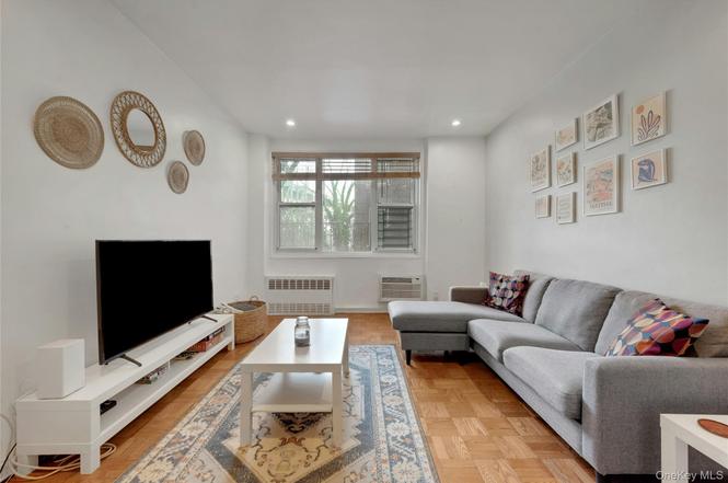 2390 Palisade Ave Unit 1G