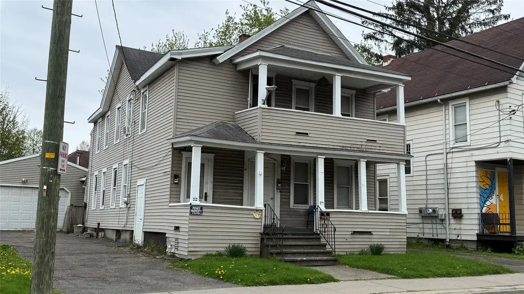30 Robinson St