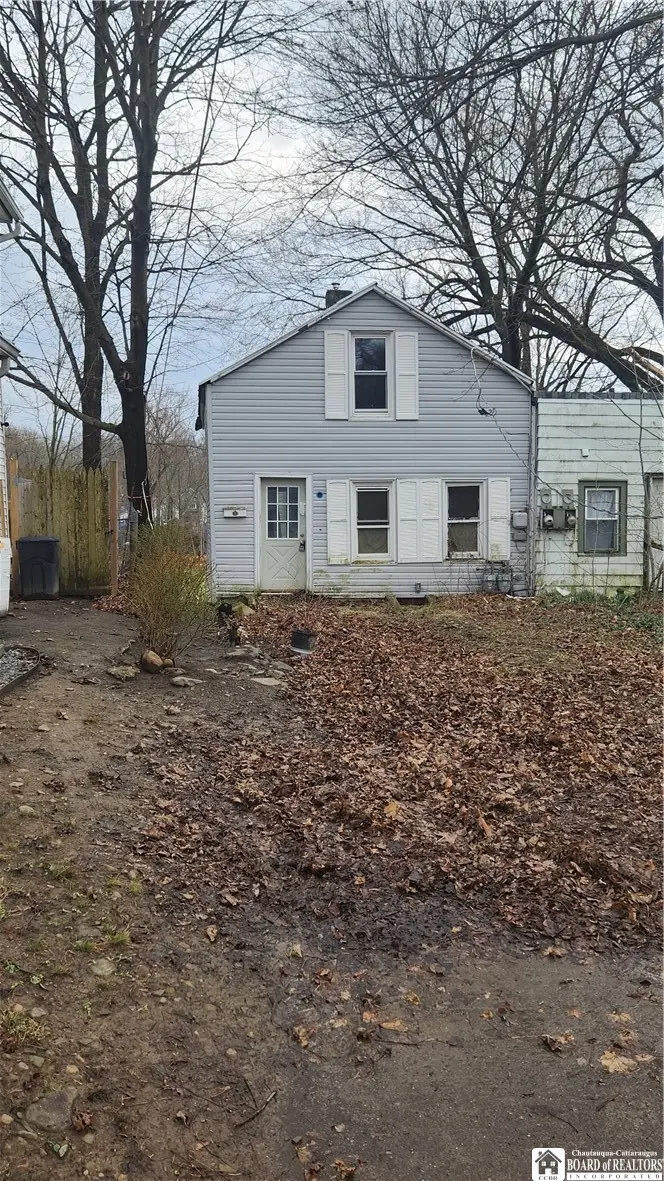 77 Eagle St