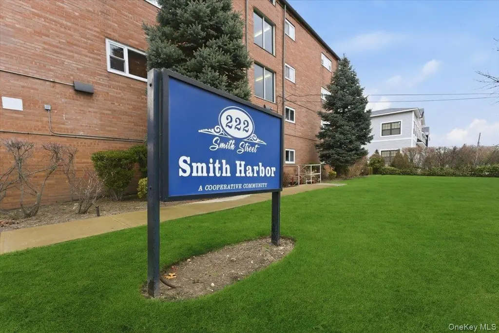 222 Smith St Unit 2E