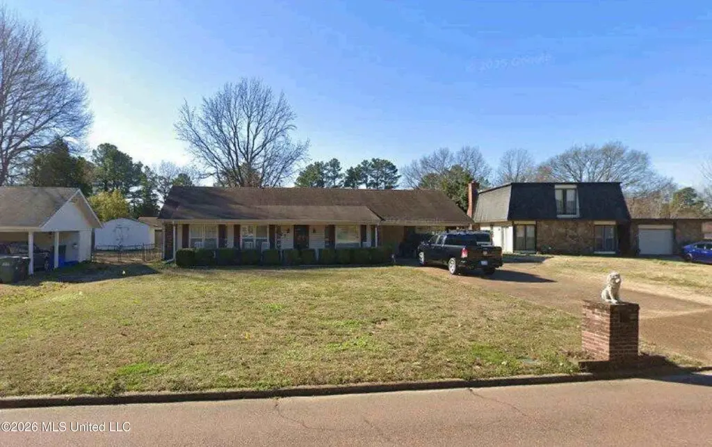 827 Dinwiddie Cv