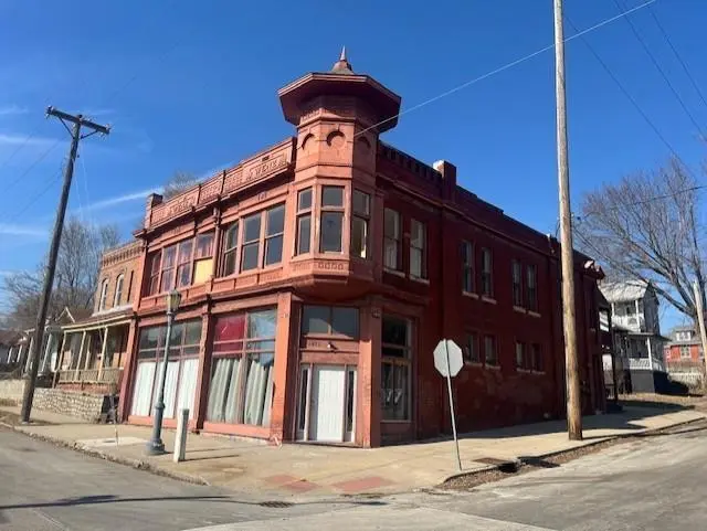 1421 Penn St
