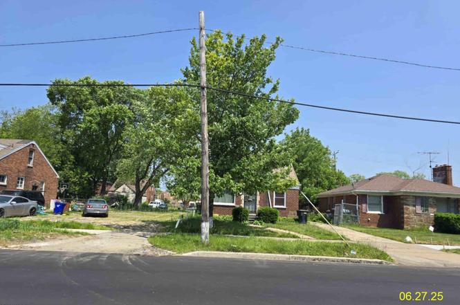 19170 Schoenherr St