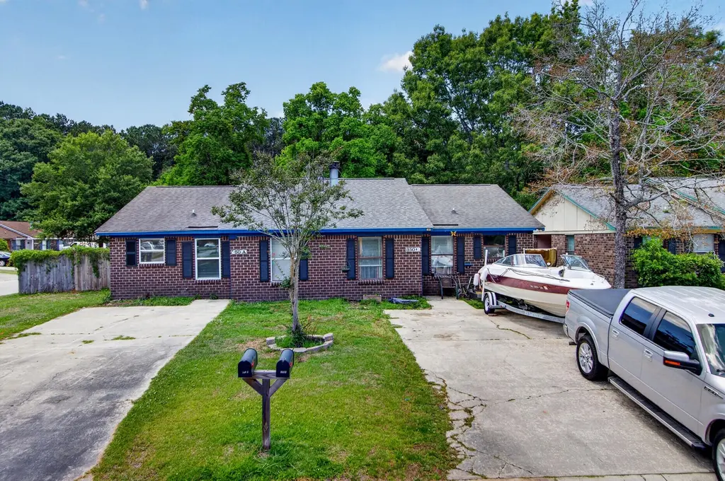 350 Dorchester Manor Blvd