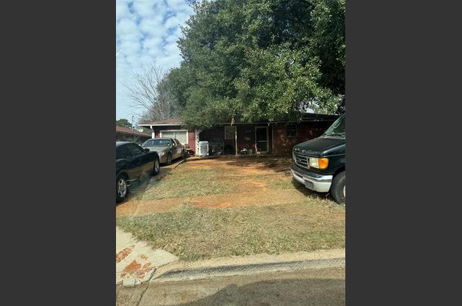 3718 Claiborne Ave