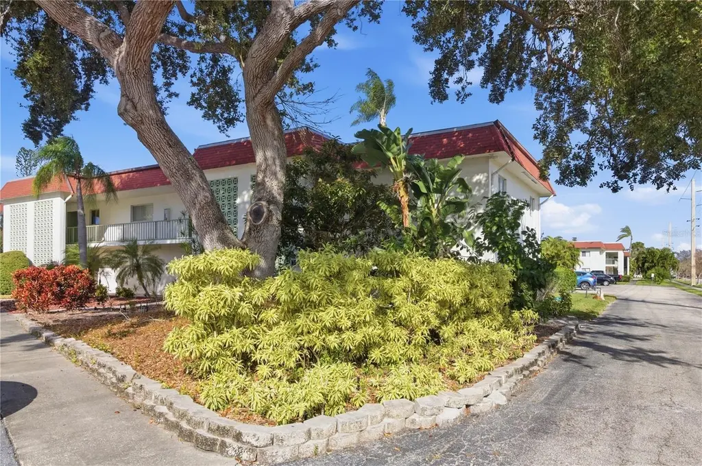 3500 Beneva Rd #307