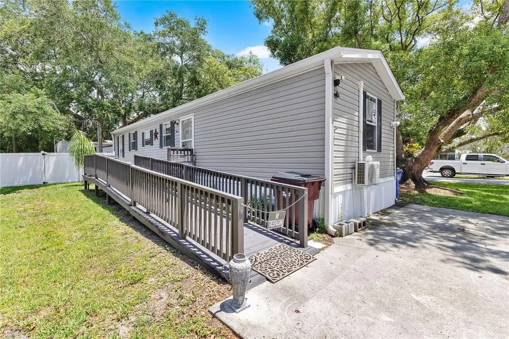 2000 Palm St