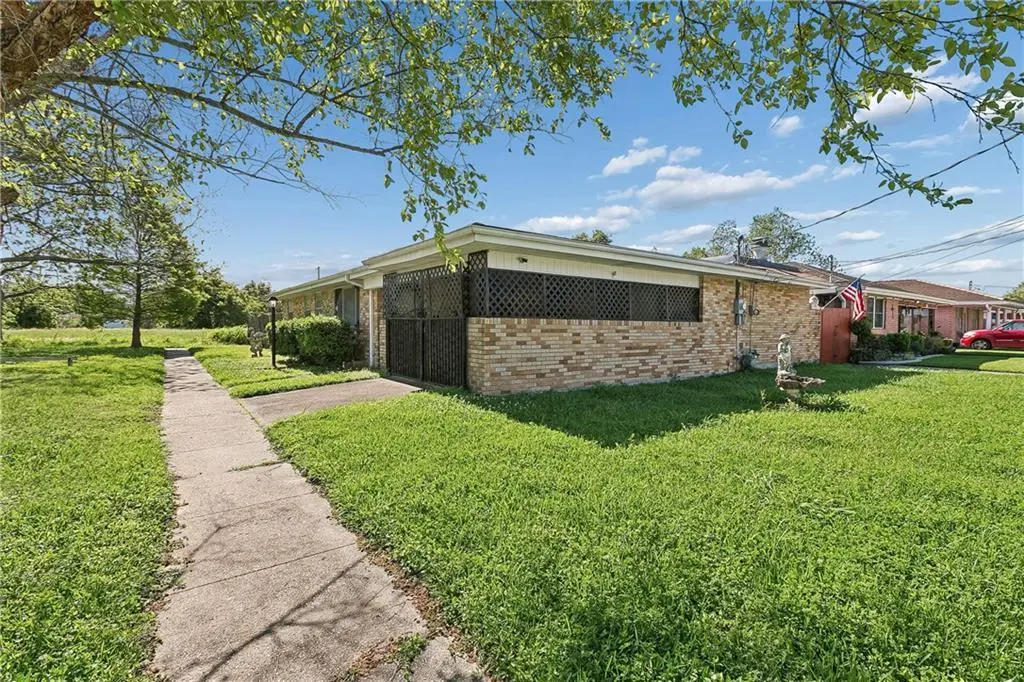 545 Esteban St