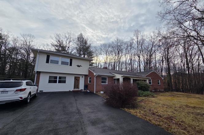 499 Summit Dr
