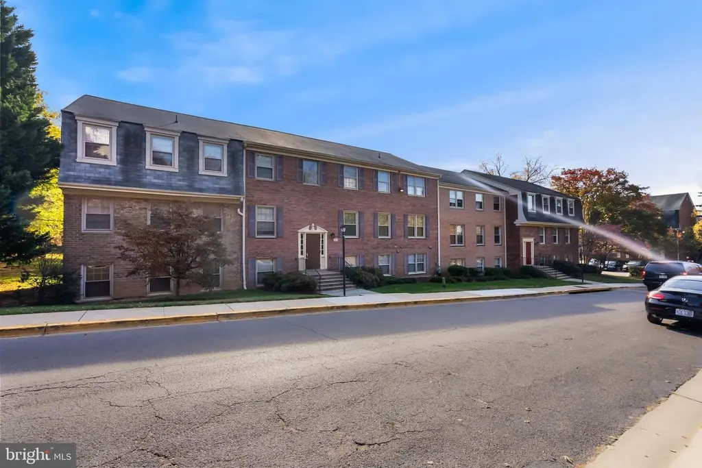 6024 Westchester Park Dr #202