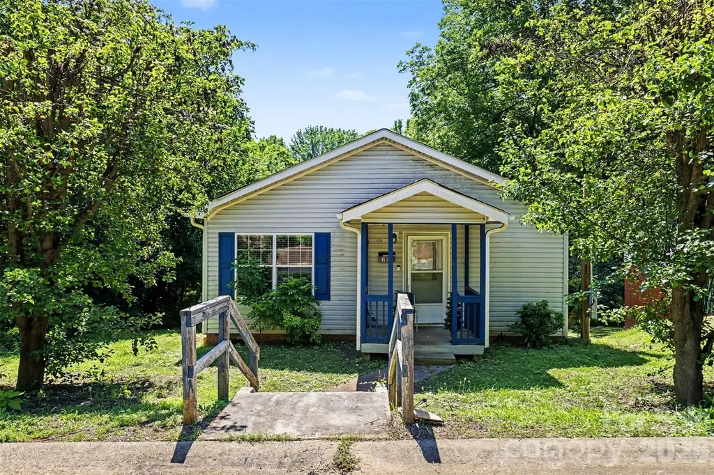 202 Joe Louis St