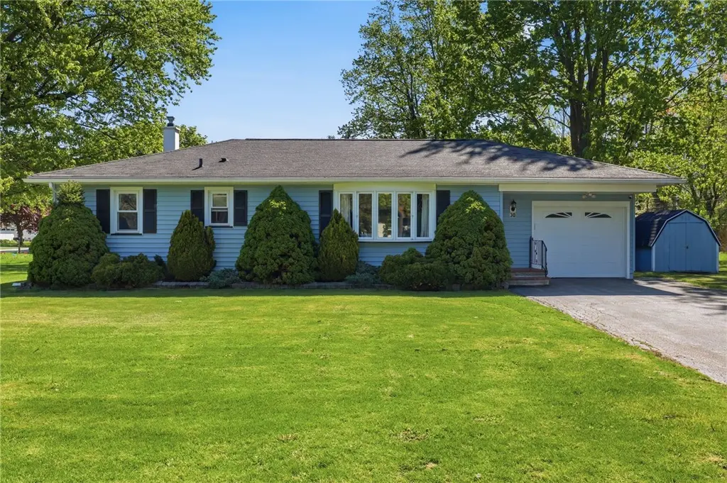 30 Adela Cir