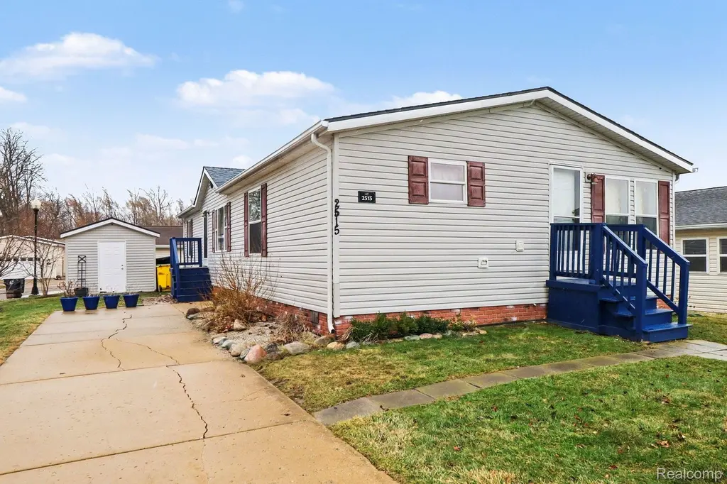 2515 Shakespeare Ln