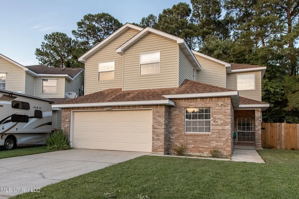 11118 Oakcrest Dr