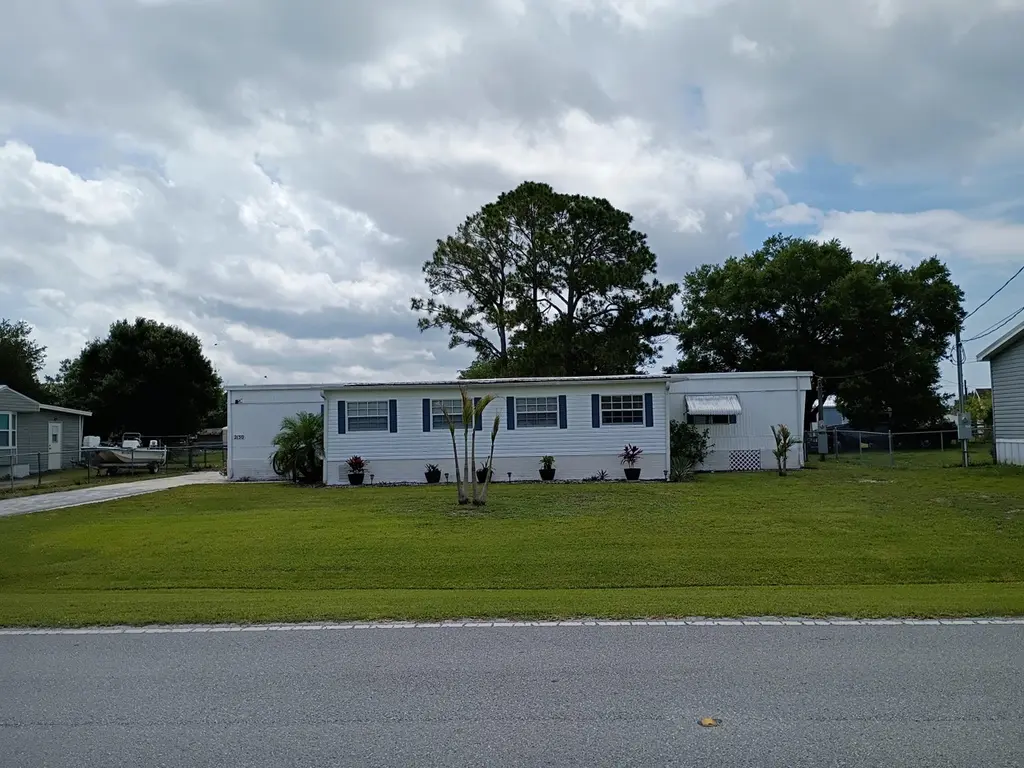 2130 SE 24th Blvd