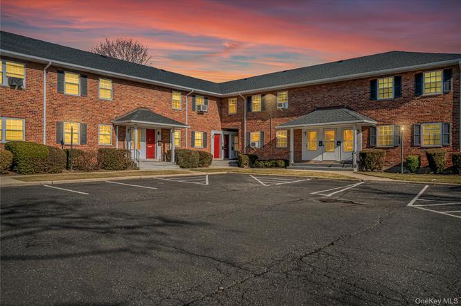 2551 Jerusalem Ave Unit 2S