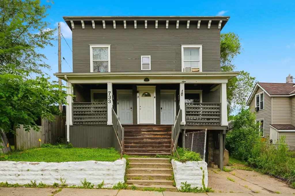 733 Bradley St
