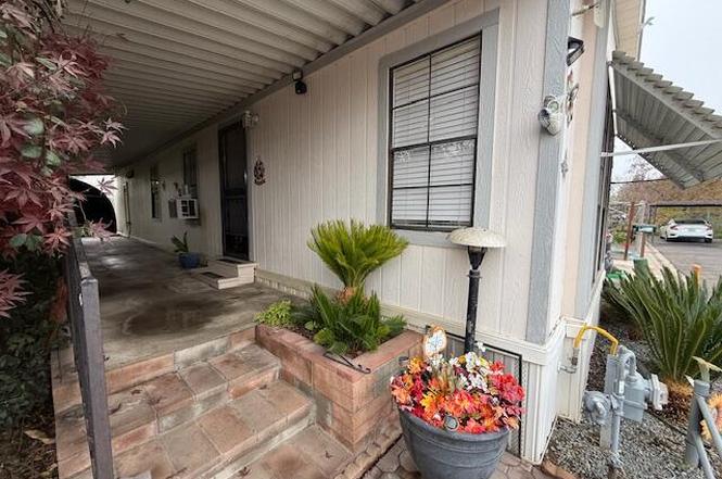 320 N Blackstone St #14