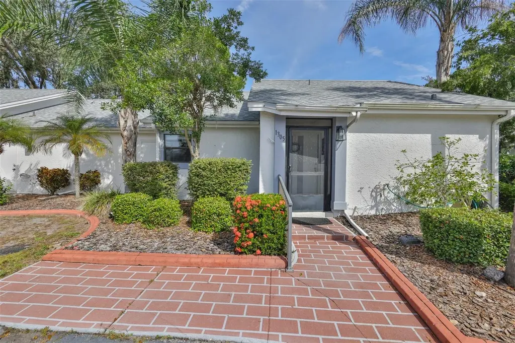 1305 Spry Ct