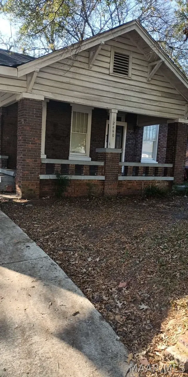 2440 Highland Ave