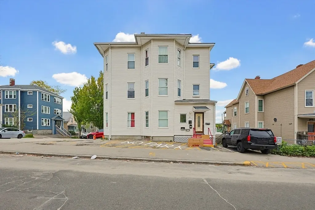 22 Hollywood St Unit 4B