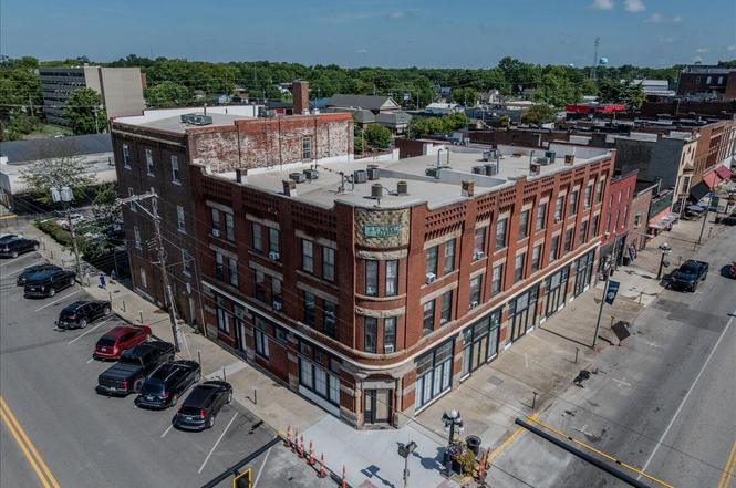 2 N Main St