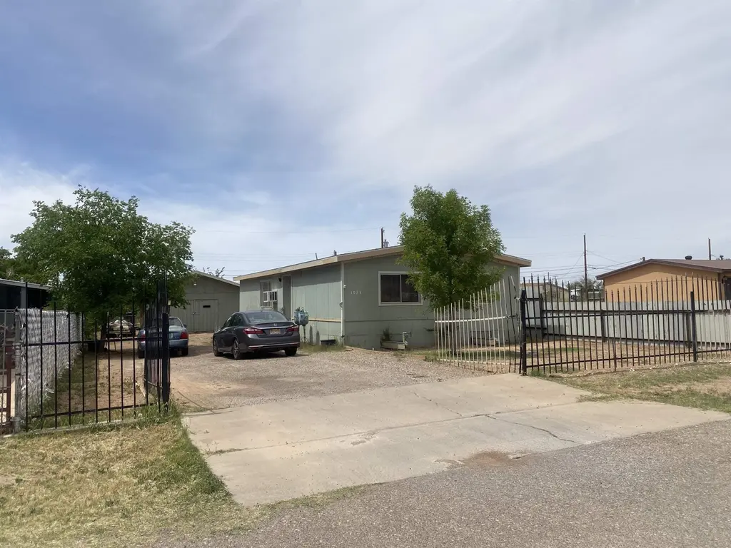 1023 Sleepy Hollow Ave