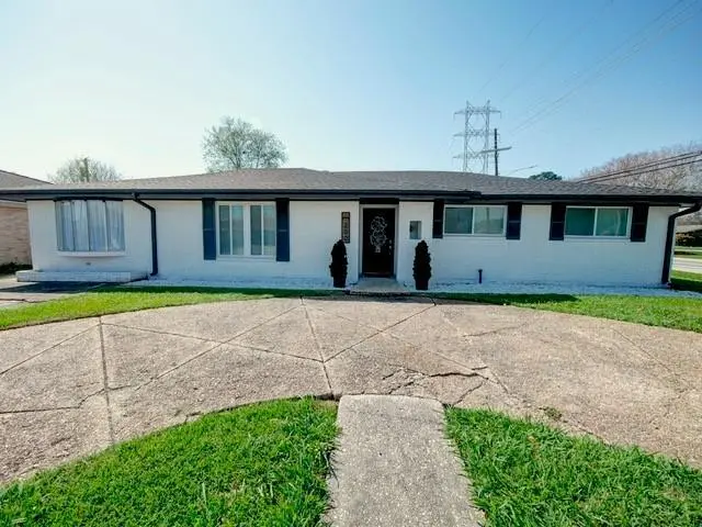 200 Willow Dr