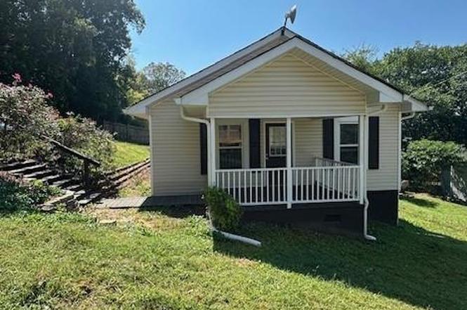 98 Echota 5th St