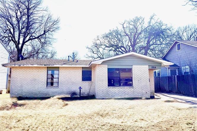 1954 E Booth St