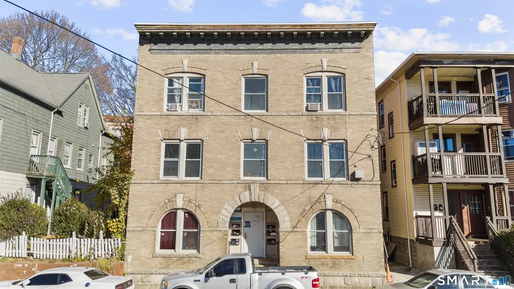 815 E Main St