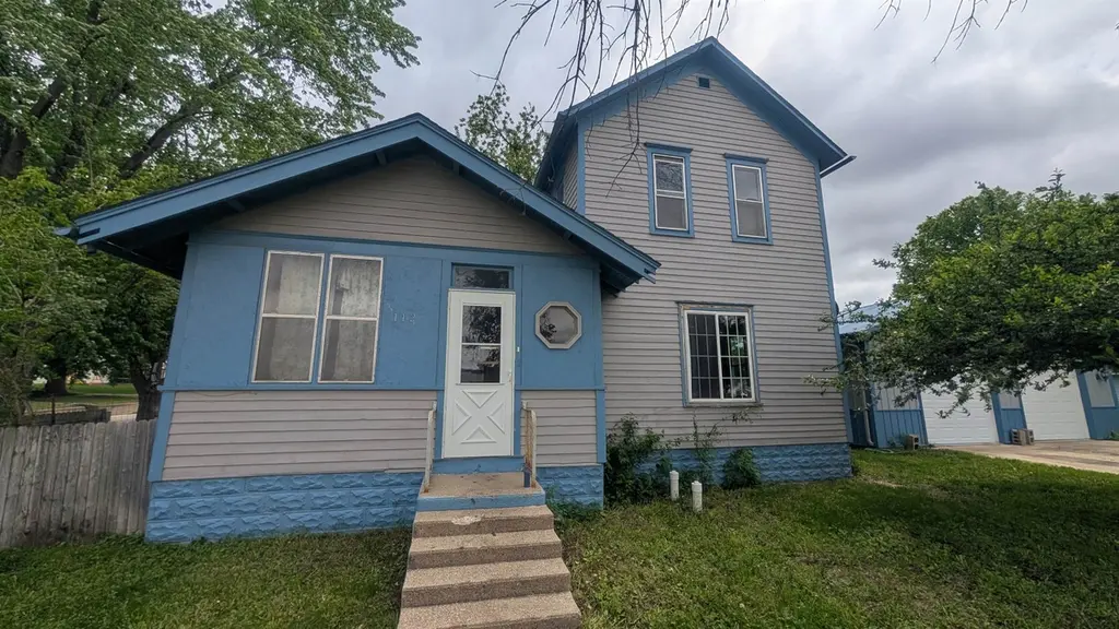 112 Pine St. St