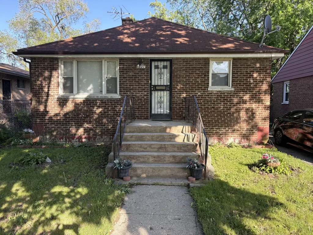 1227 Lincoln Ave