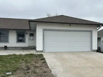 2914 SE Walnut Dr