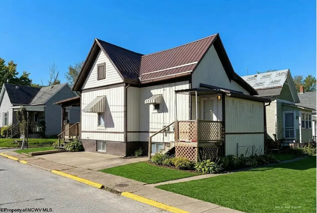 101 Denham St